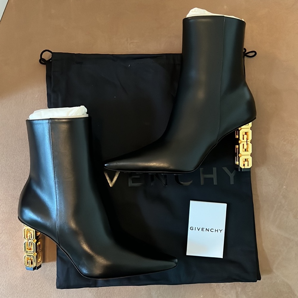Givenchy G Cube Calfskin Leather Ankle Booties- Size 7.5- New in Box